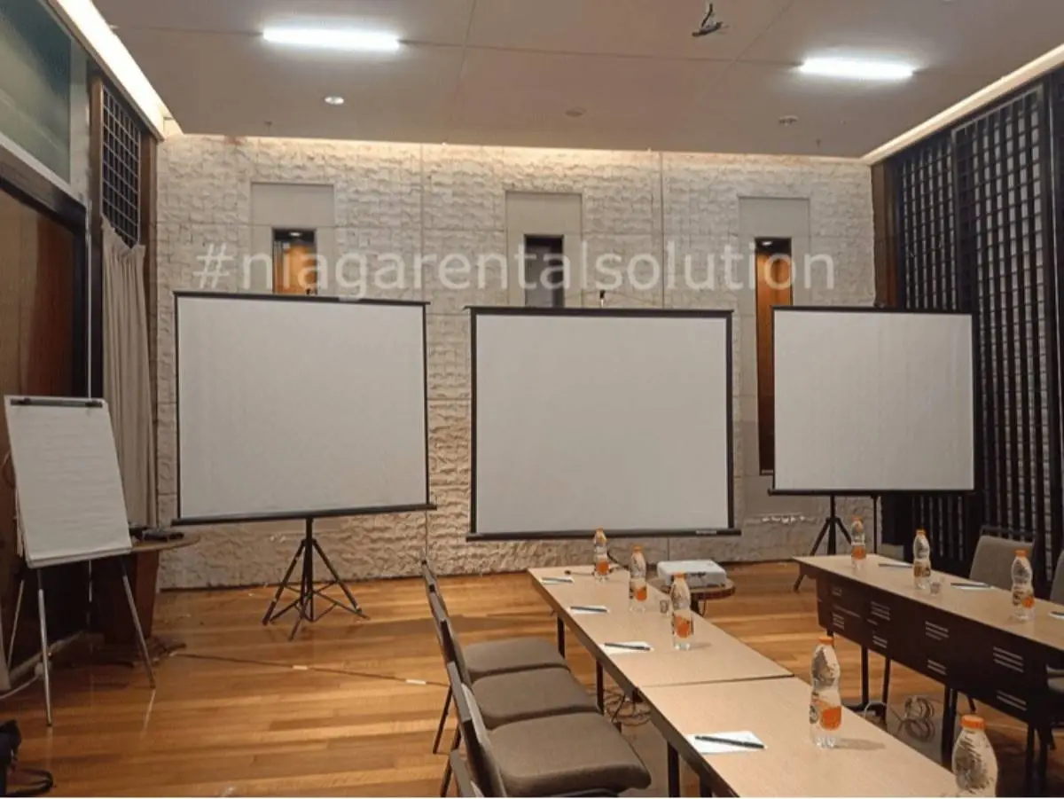 Sewa layar tripod 70 inch area Sudirman dan Kuningan