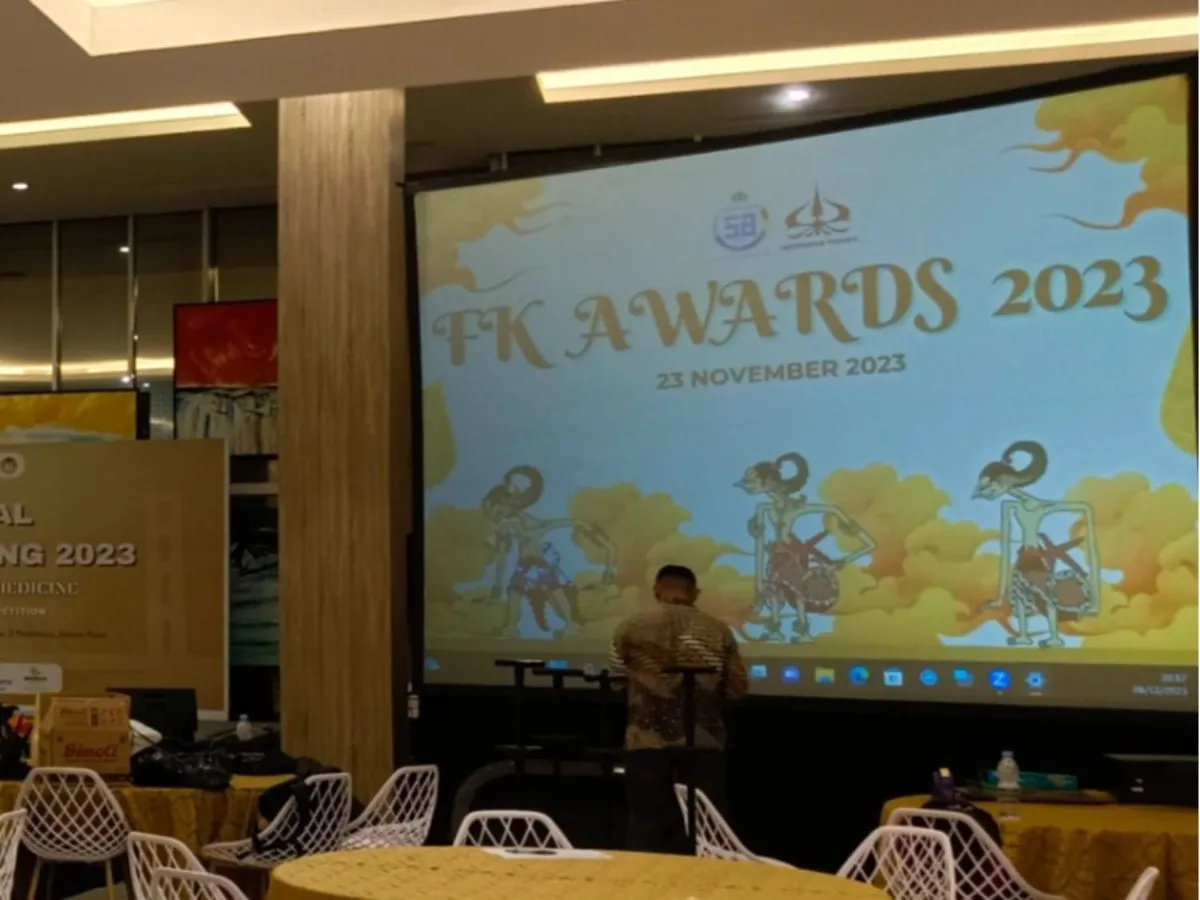 rental-screen-proyektor-raksasa-3x4m-wedding-cakung