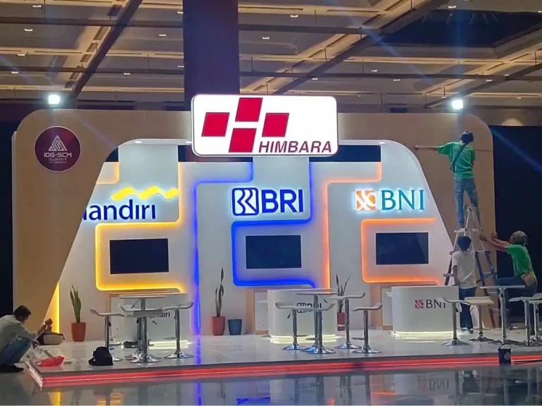 Sewa TV LED 43 inch untuk event pameran di JCC Jakarta Pusat – pemasangan booth Himbara